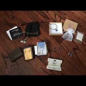 Assorted jewelry